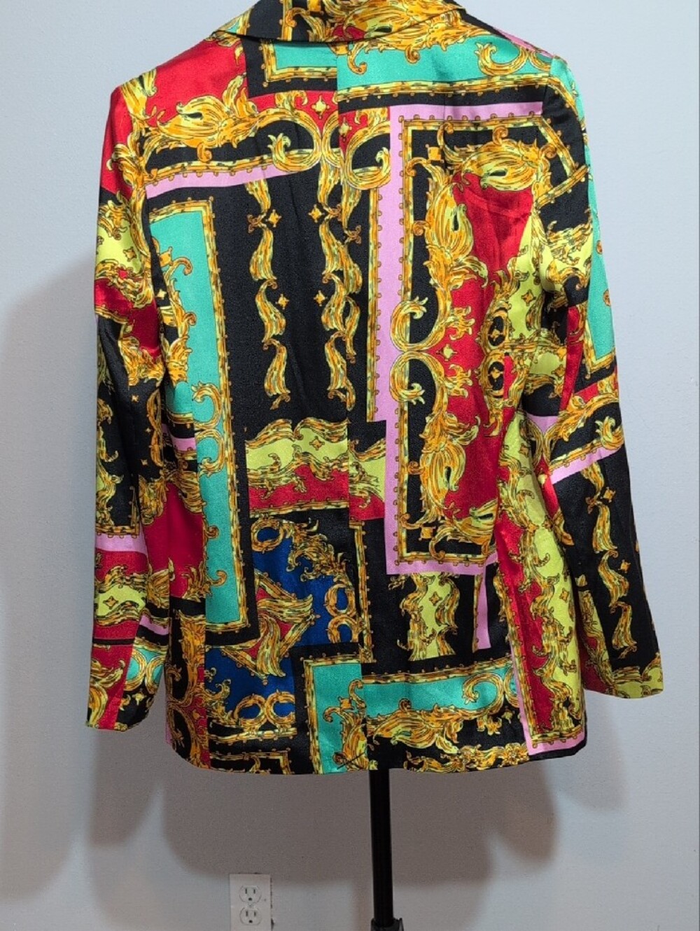 Multicolor Baroque-Print Blazer with Notch Lapel - Picture 12 of 13